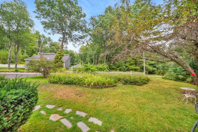 18 Holiday Shore Drive, Dunbarton, NH 03046