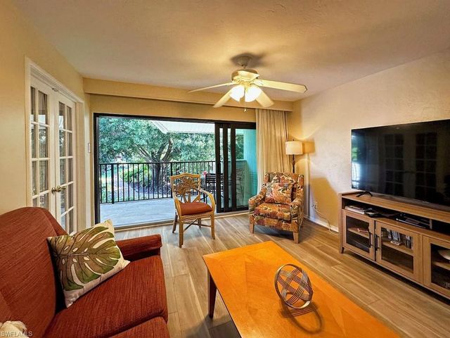 600 Neapolitan WAY 226, Naples, FL 34103