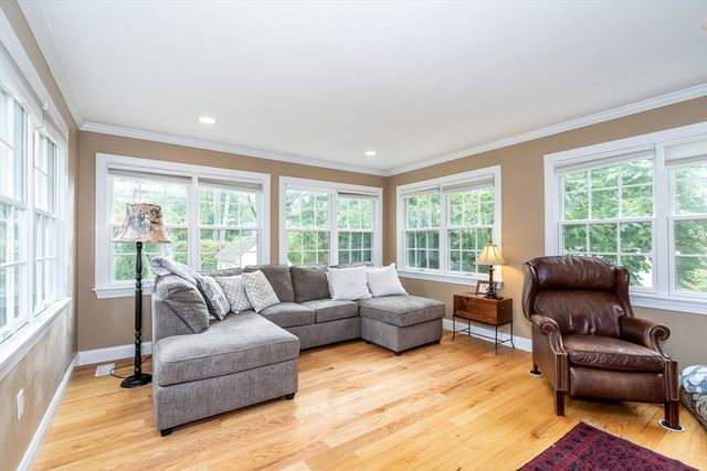 153 Western Dr, Longmeadow, MA 01106
