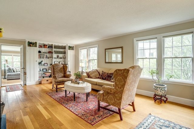 153 Western Dr, Longmeadow, MA 01106