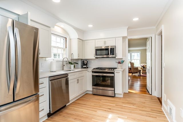 153 Western Dr, Longmeadow, MA 01106