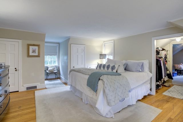 153 Western Dr, Longmeadow, MA 01106