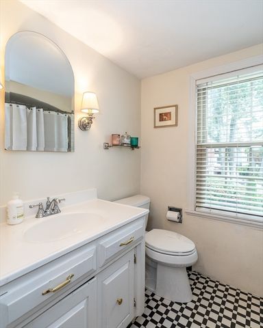 153 Western Dr, Longmeadow, MA 01106