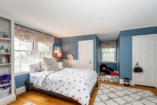 153 Western Dr, Longmeadow, MA 01106