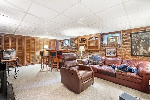153 Western Dr, Longmeadow, MA 01106