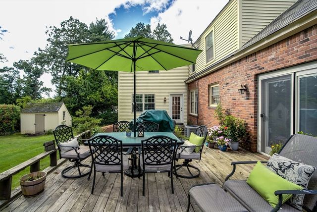 153 Western Dr, Longmeadow, MA 01106