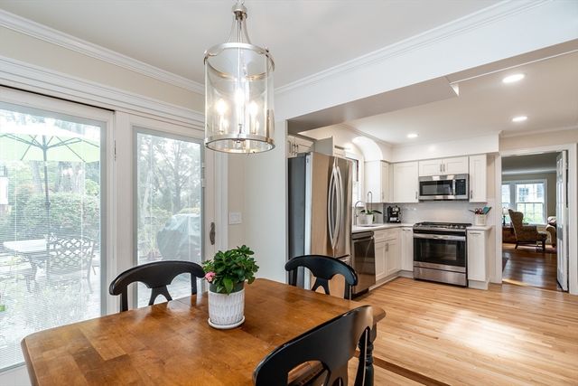 153 Western Dr, Longmeadow, MA 01106