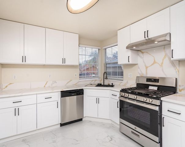 8556 Travary Way, Antelope, CA 95843