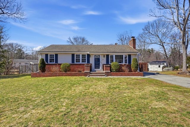 4 Edsel Dr, Burlington, MA 01803
