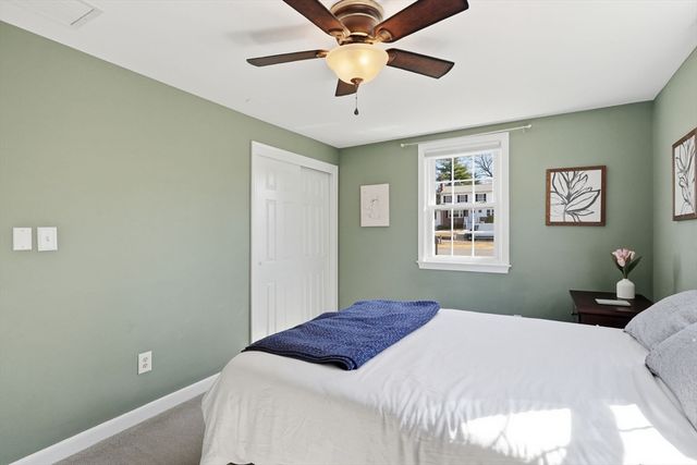 4 Edsel Dr, Burlington, MA 01803