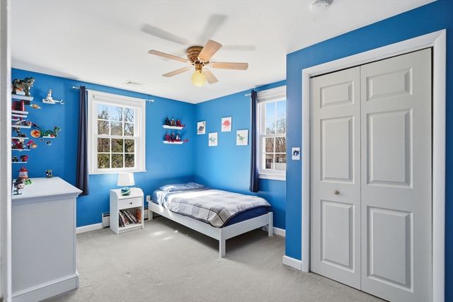 4 Edsel Dr, Burlington, MA 01803
