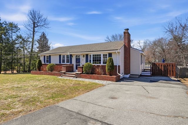 4 Edsel Dr, Burlington, MA 01803