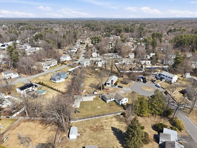 4 Edsel Dr, Burlington, MA 01803