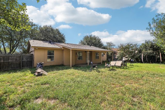 1521 Morningside Drive, Cleburne, TX 76033