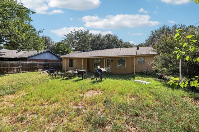 1521 Morningside Drive, Cleburne, TX 76033