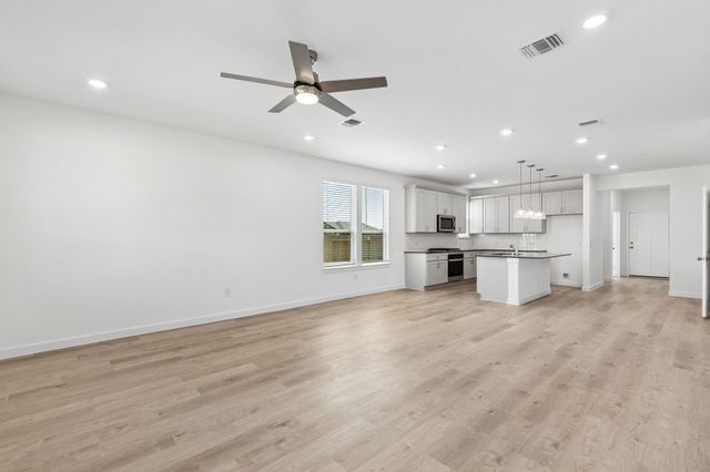 414 Ruby Ford Drive, Cove, TX 77523