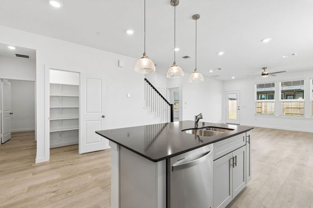 414 Ruby Ford Drive, Cove, TX 77523