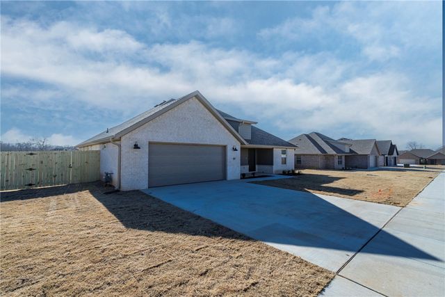 69 W Pitts Street, Farmington, AR 72730