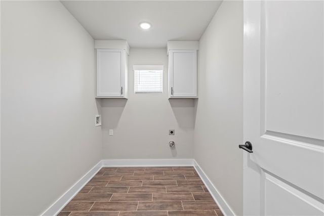 69 W Pitts Street, Farmington, AR 72730