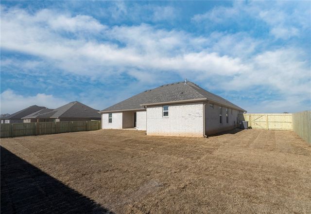 69 W Pitts Street, Farmington, AR 72730