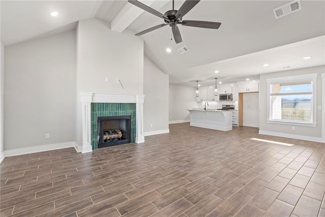 69 W Pitts Street, Farmington, AR 72730