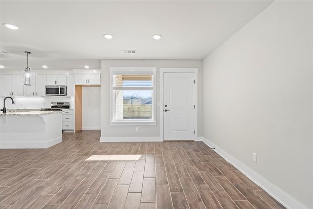 69 W Pitts Street, Farmington, AR 72730