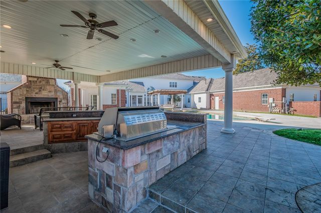 1 S Beau Chene Lane, Rogers, AR 72758