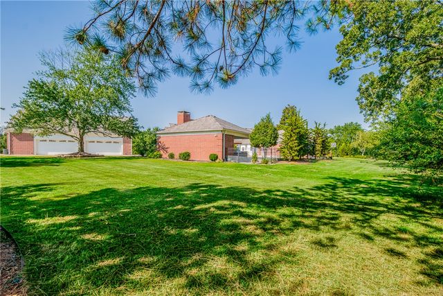 1 S Beau Chene Lane, Rogers, AR 72758