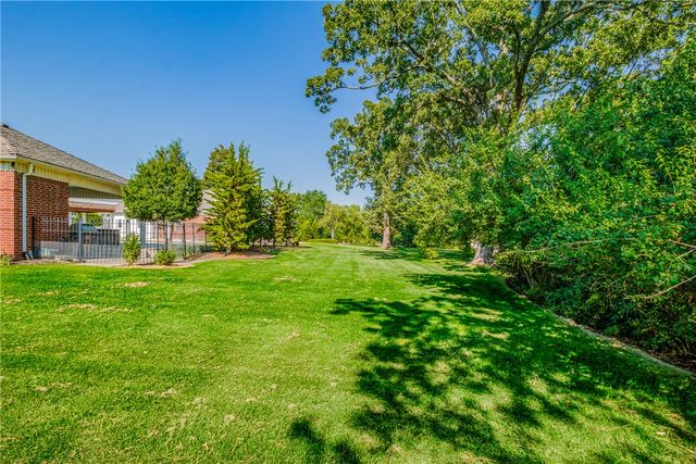 1 S Beau Chene Lane, Rogers, AR 72758