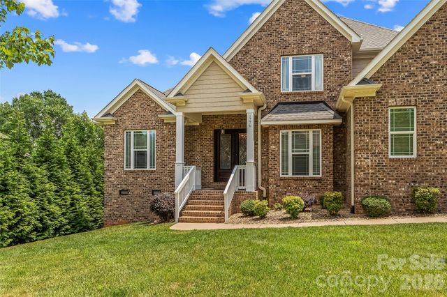 1776 White Water Court, Hickory, NC 28602