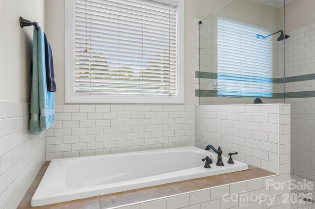 1776 White Water Court, Hickory, NC 28602