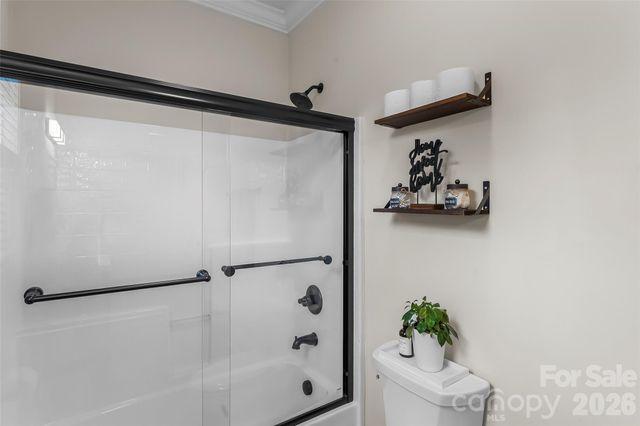 1776 White Water Court, Hickory, NC 28602