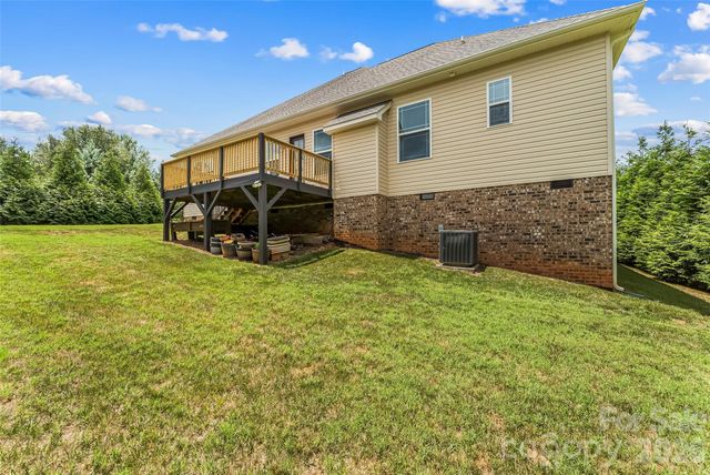 1776 White Water Court, Hickory, NC 28602