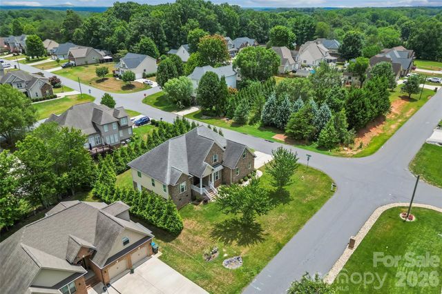 1776 White Water Court, Hickory, NC 28602