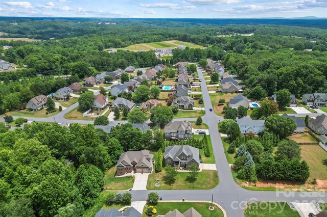1776 White Water Court, Hickory, NC 28602