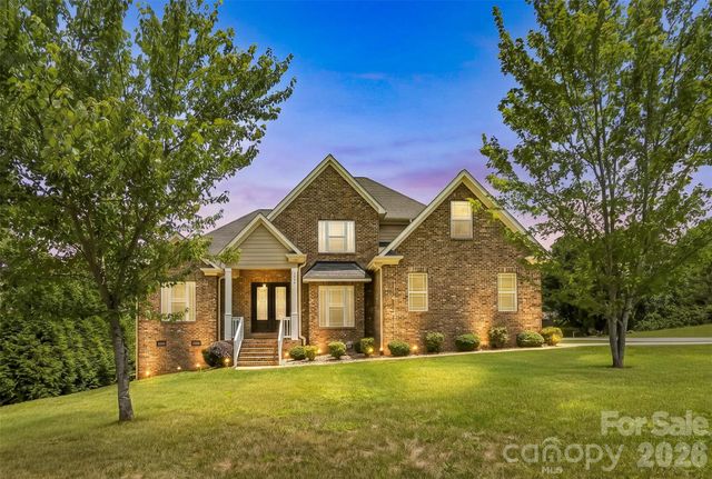 1776 White Water Court, Hickory, NC 28602