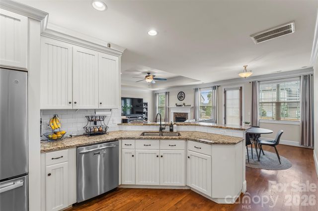 1776 White Water Court, Hickory, NC 28602
