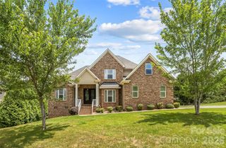 1776 White Water Court, Hickory, NC 28602