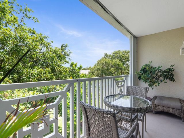 3555 Ocean Drive 203, Vero Beach, FL 32963
