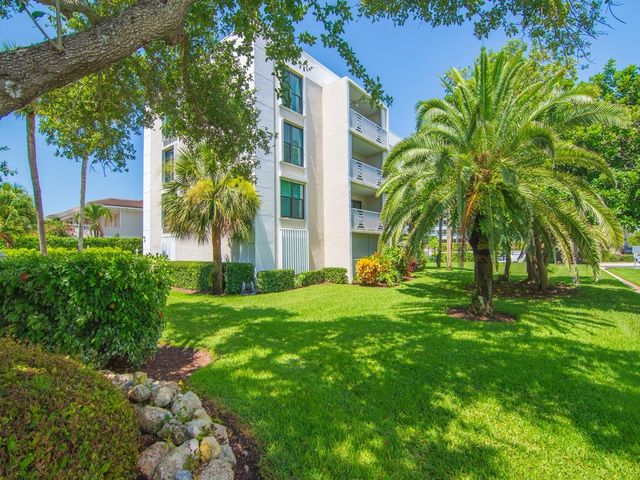 3555 Ocean Drive 203, Vero Beach, FL 32963