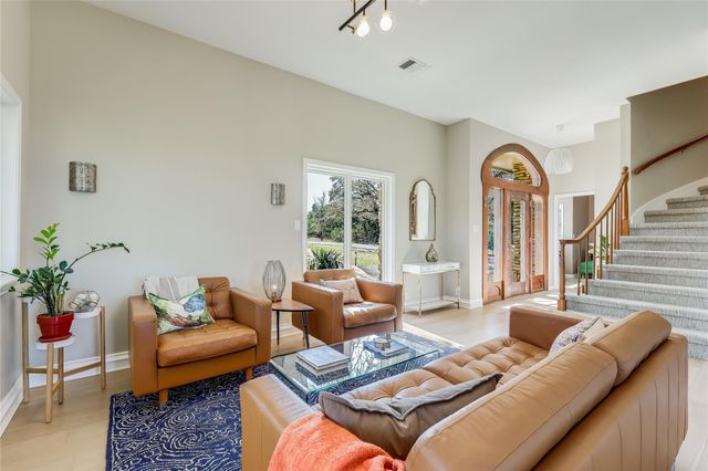 8004 Golden Oaks LN, Austin, TX 78737