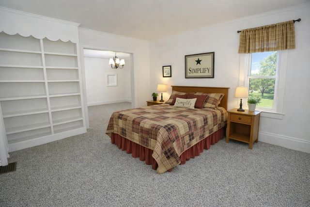 501 E Paw Paw Street, Paw Paw, MI 49079