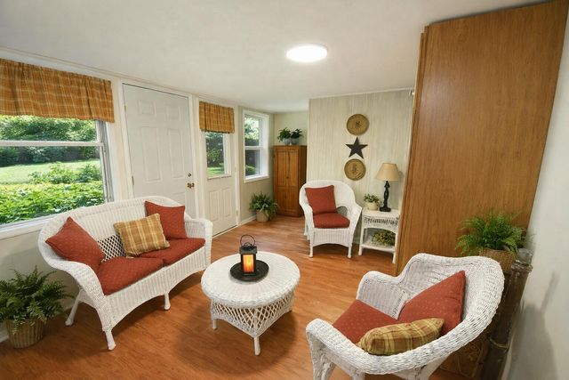 501 E Paw Paw Street, Paw Paw, MI 49079