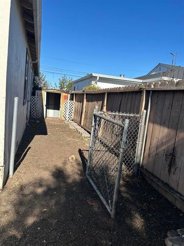 1086 Mersey Ave, San Leandro, CA 94579