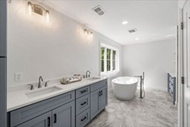 4 Violet Way, Westford, MA 01886