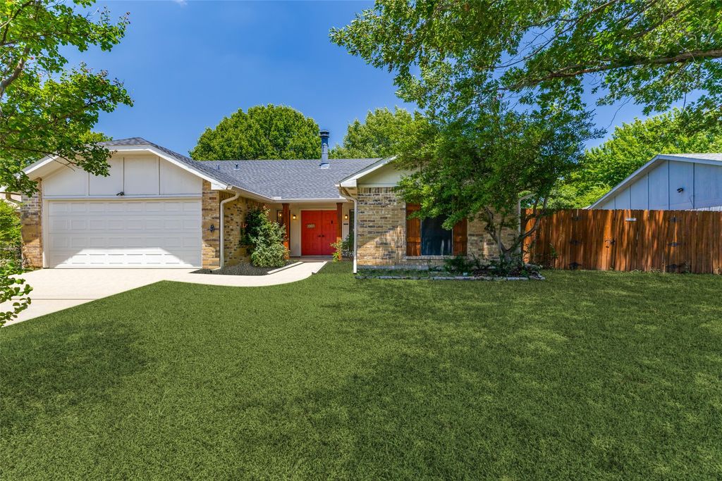 3905 Windflower Lane, Fort Worth, TX 76137