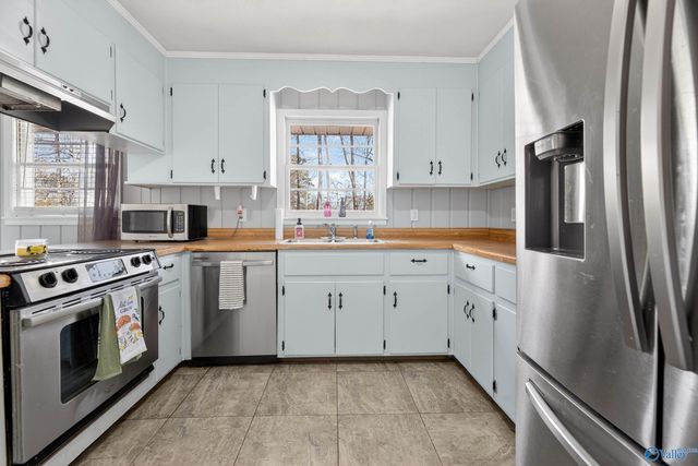 102 Ilene Street, Rainbow City, AL 35906