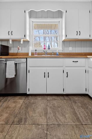 102 Ilene Street, Rainbow City, AL 35906