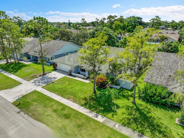 14544 Autumn Avenue, Wellington, FL 33414