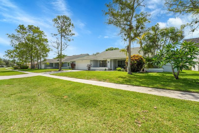 14544 Autumn Avenue, Wellington, FL 33414